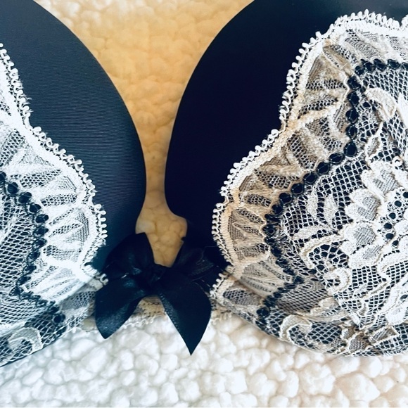 Victoria's Secret Bras, Size 32C, Dream Angels, Push-Up, Padded, Lace - Picture 8 of 12